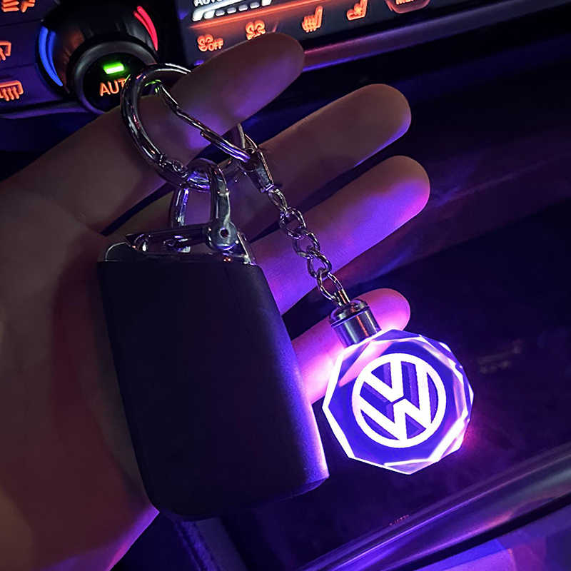 Portachiavi con logo automobilistico in 3D in cristallo